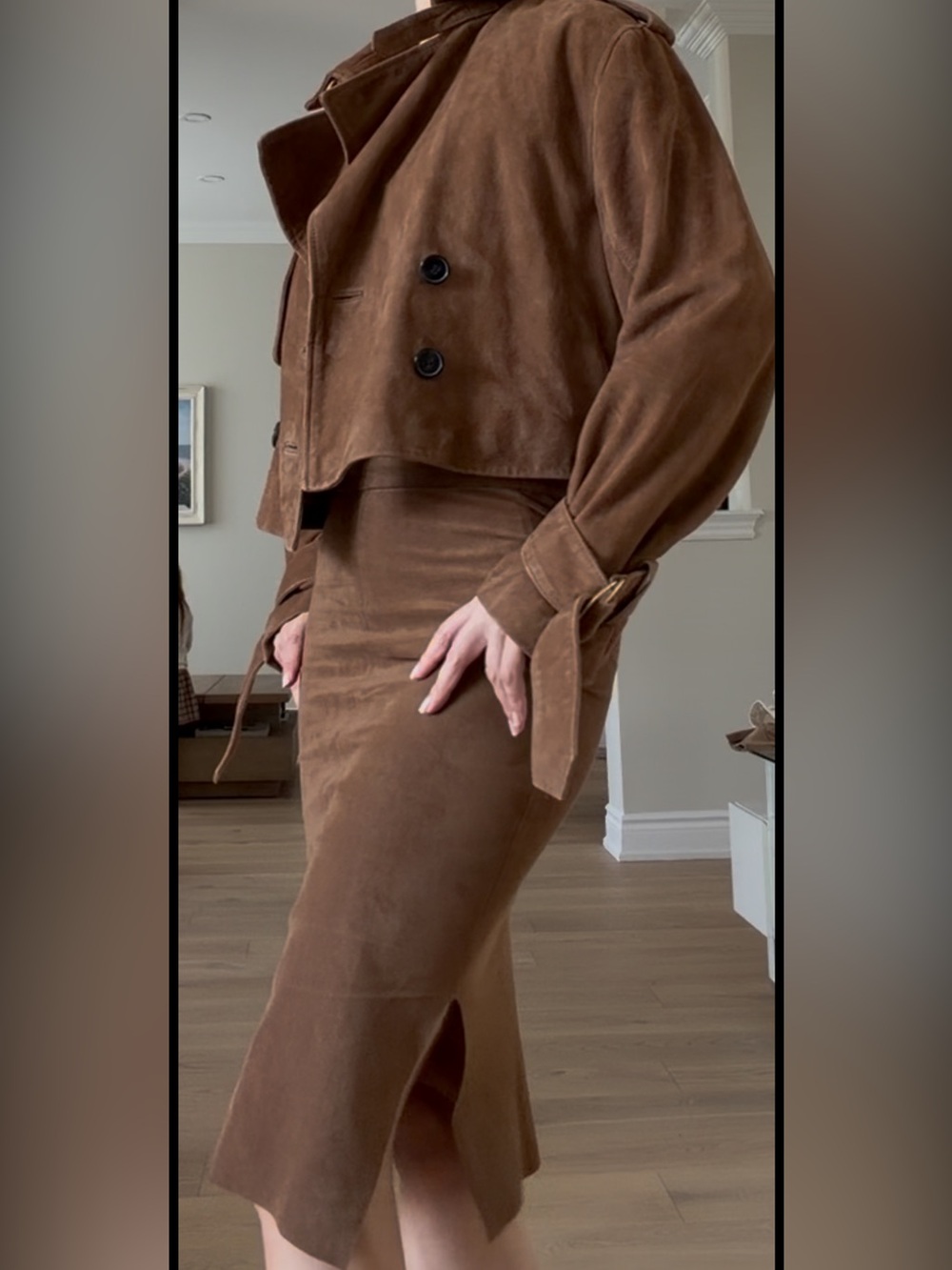 XS Wilfred Skirt Midi Vegan Suede Camel Brown Side slits pencil ARITZIA (00)